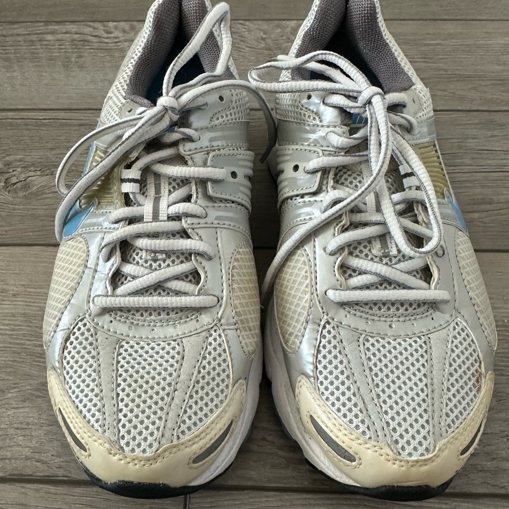 Nike White and Blue Sneakers with Cushioned Sole